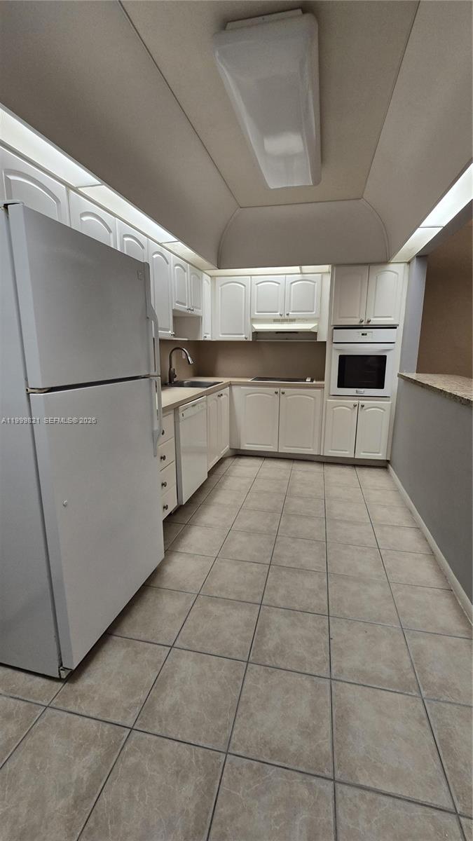 19370 COLLINS AVE # 224