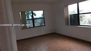 8290 LAKE DR # 412