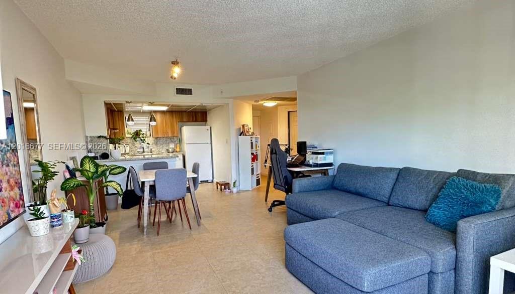 8290 Lake Dr # 325