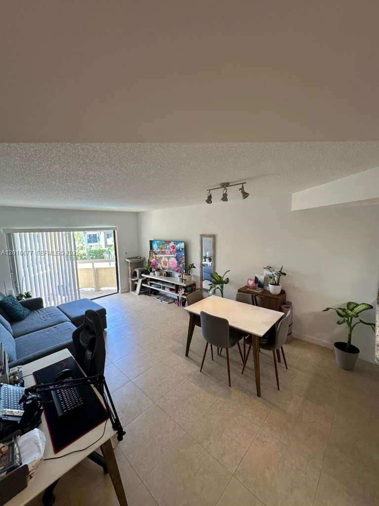 8290 Lake Dr # 325