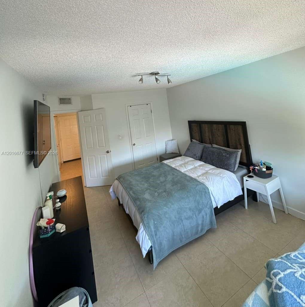 8290 Lake Dr # 325
