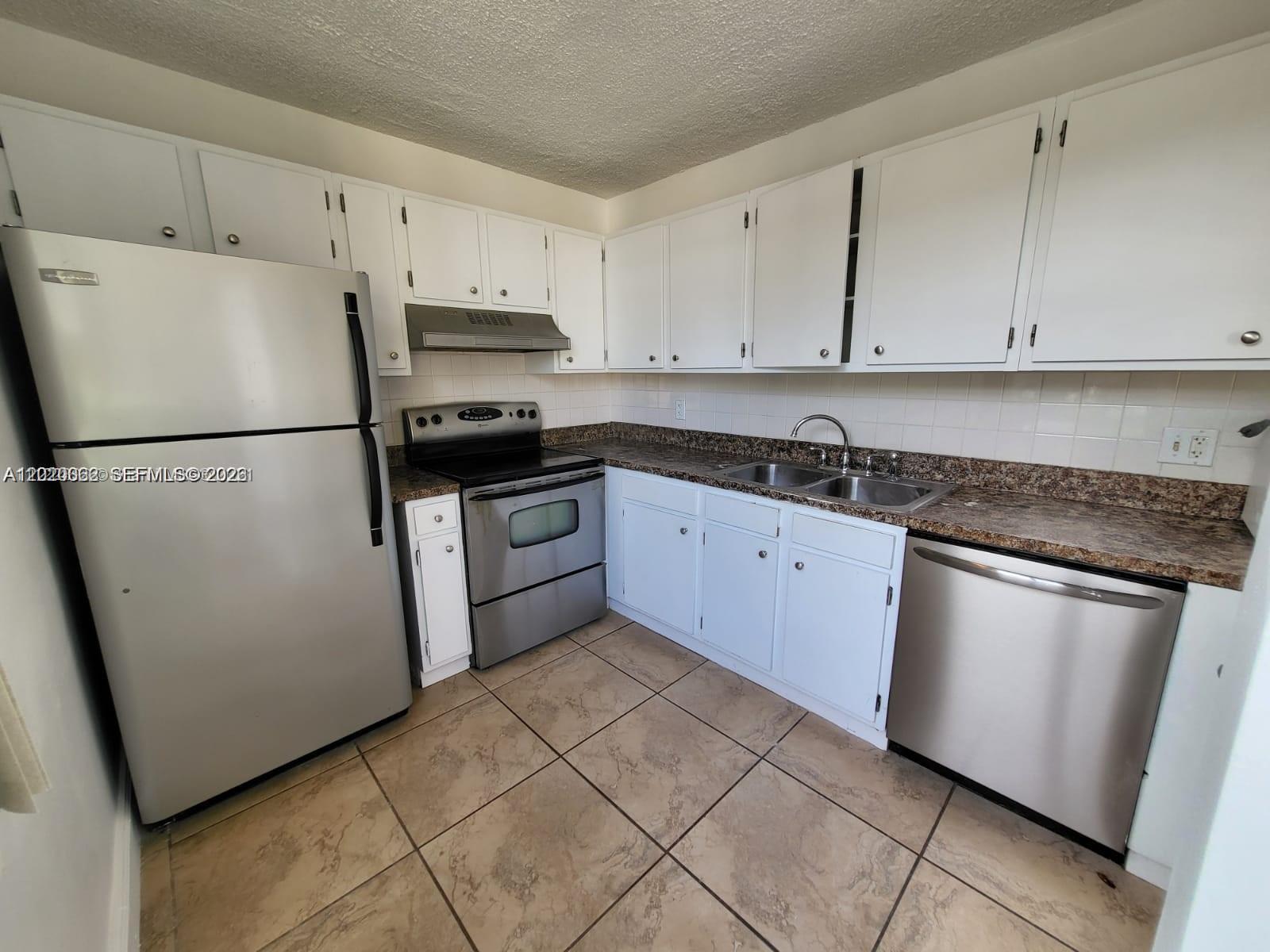 9440 Live Oak Pl # 201