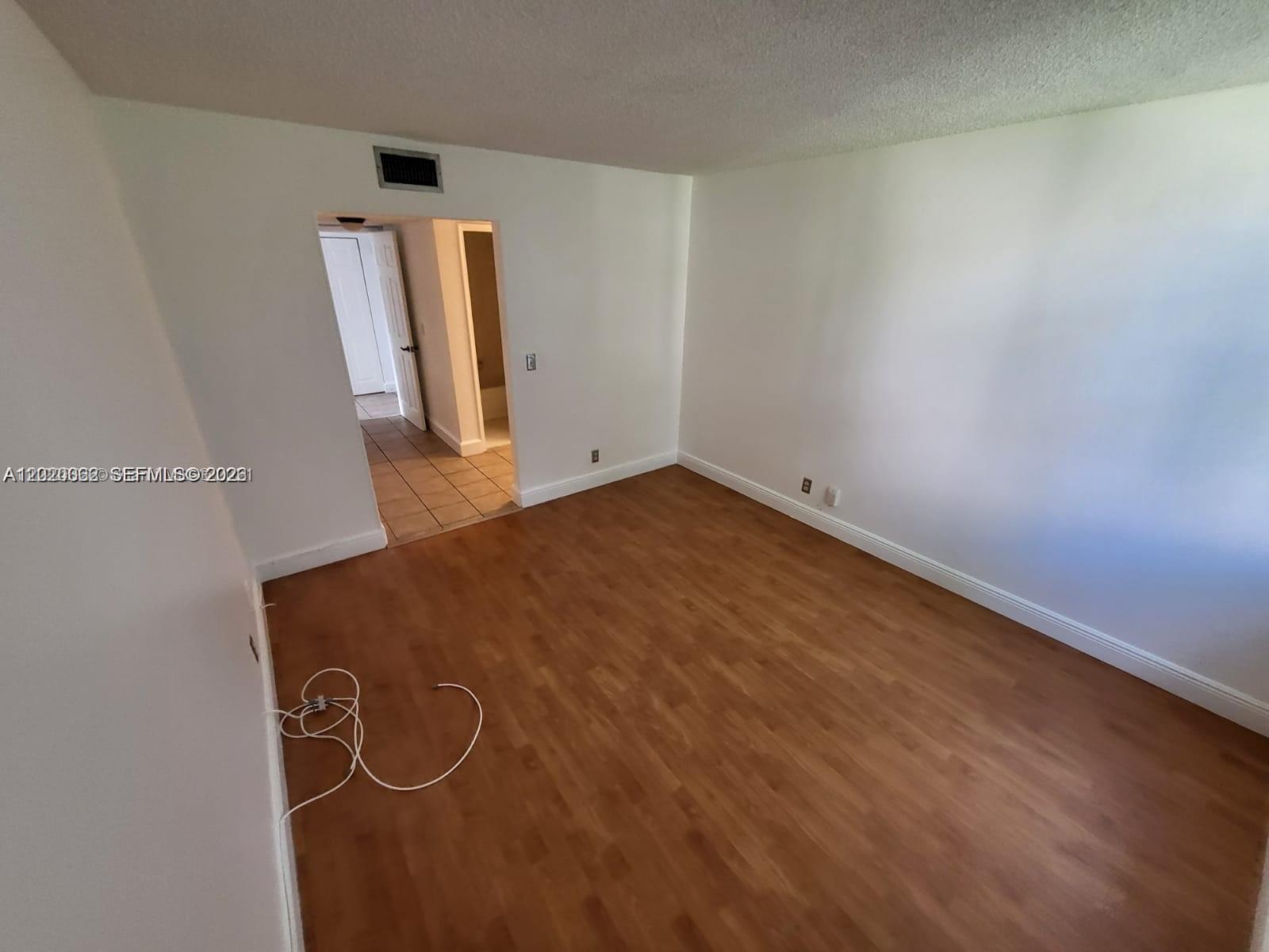9440 Live Oak Pl # 201