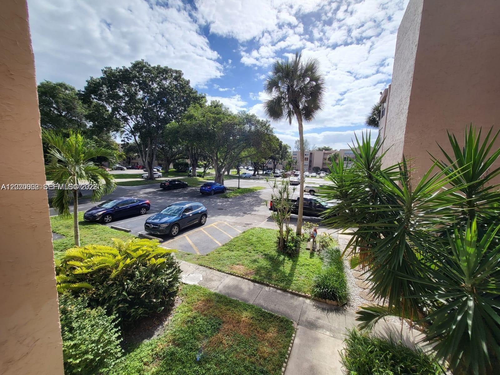 9440 Live Oak Pl # 201