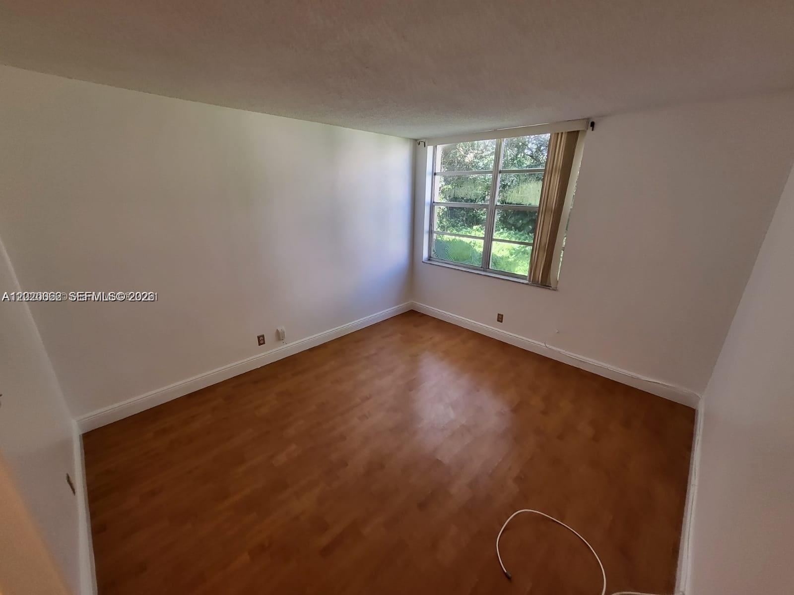 9440 Live Oak Pl # 201