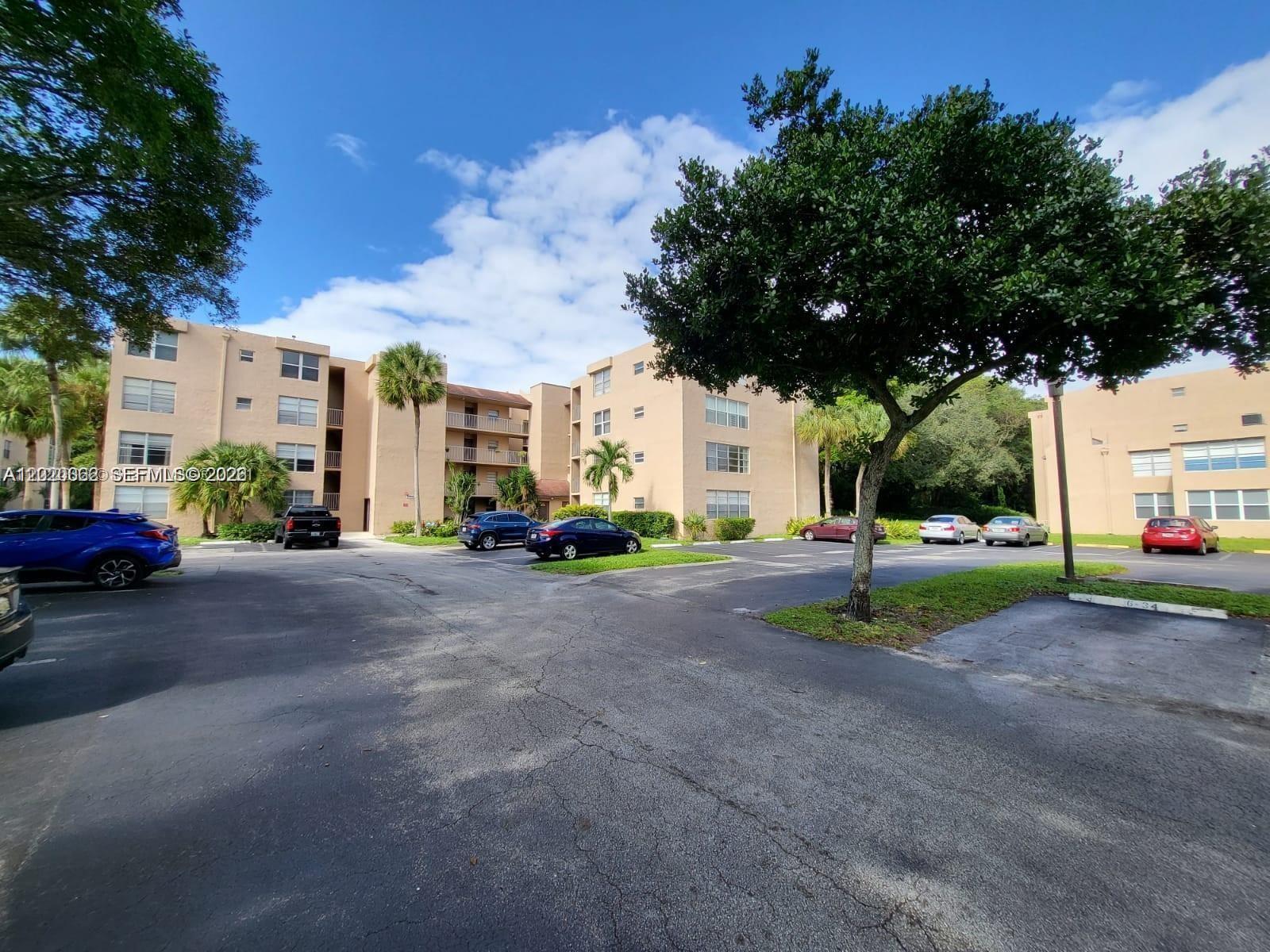9440 Live Oak Pl # 201