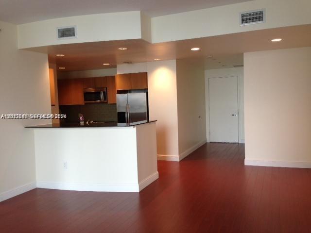 1060 Brickell Ave # 2305