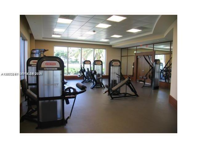 1060 Brickell Ave # 2305