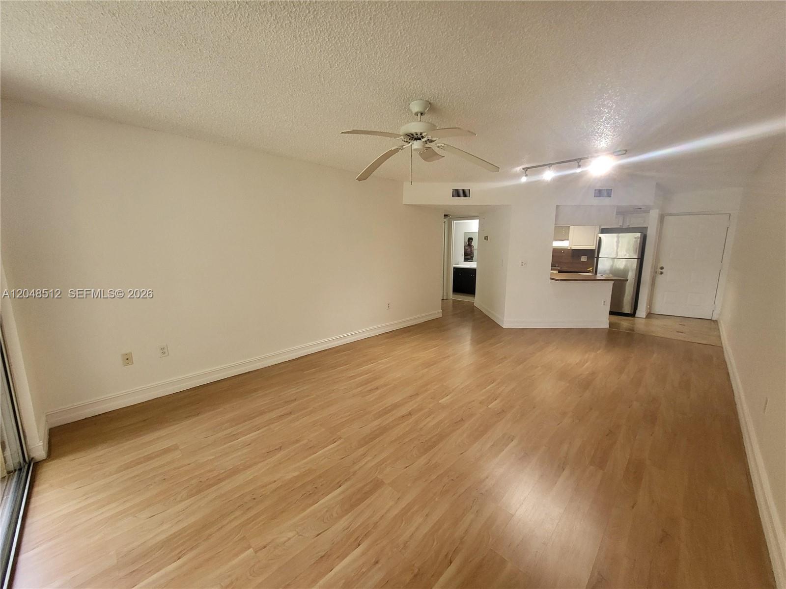 8225 Lake Dr # 405