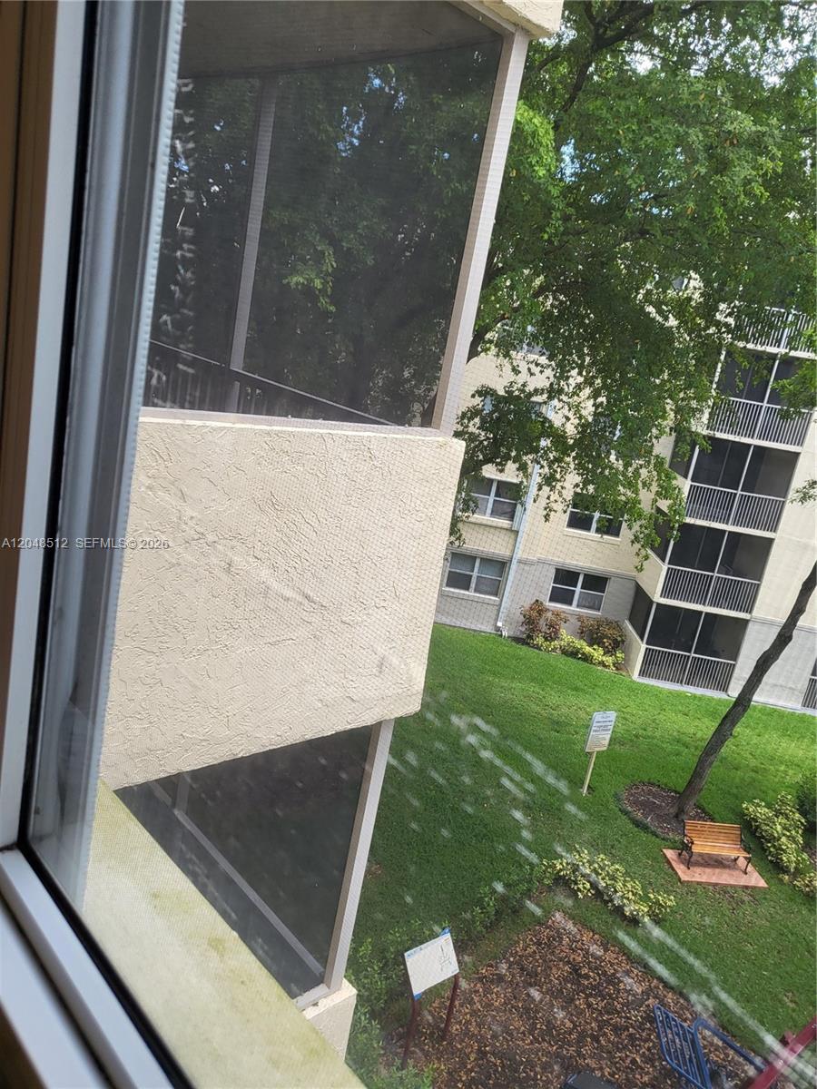 8225 Lake Dr # 405