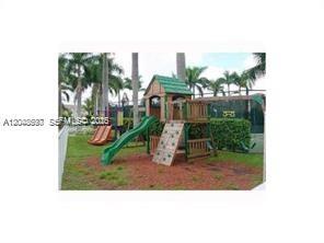 5779 NW 116 AV # 101