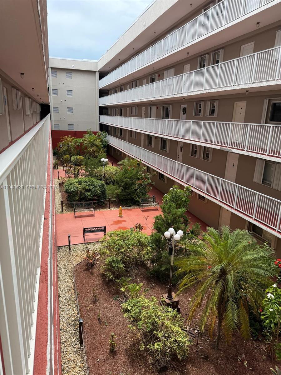 600 NW 32nd Pl # 312