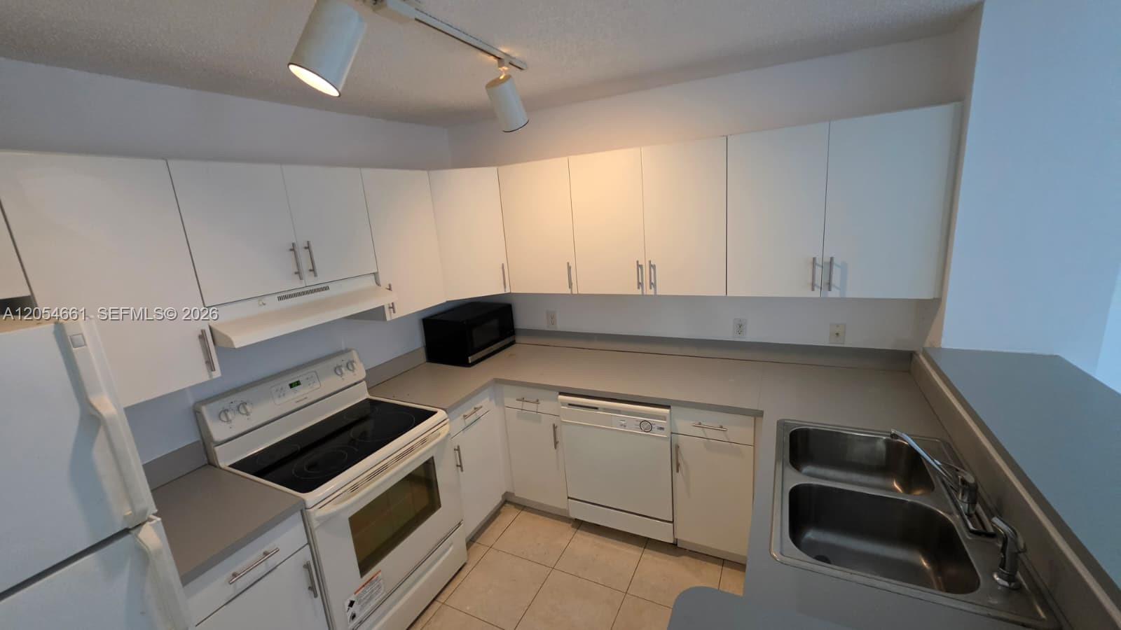 4500 NW 107th Ave # 9 Unit: 201-9