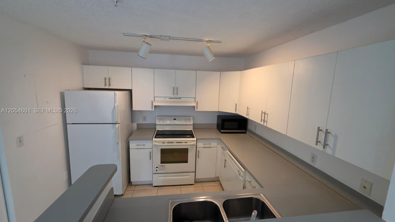 4500 NW 107th Ave # 9 Unit: 201-9