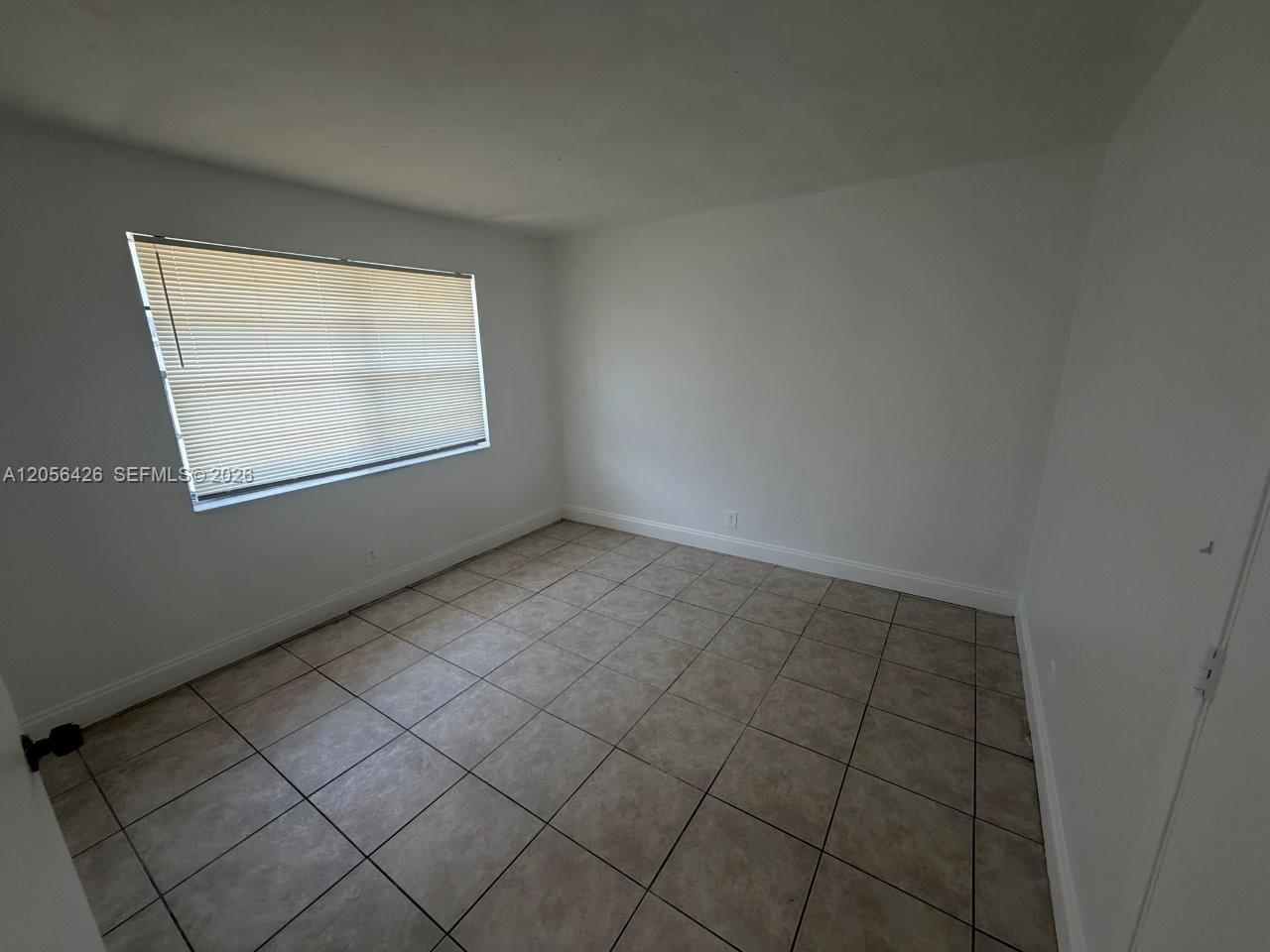 1132 NE 5th Ave # 2