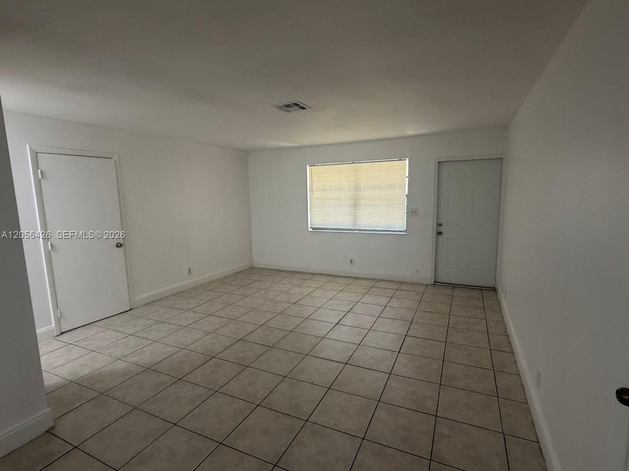 1132 NE 5th Ave # 2