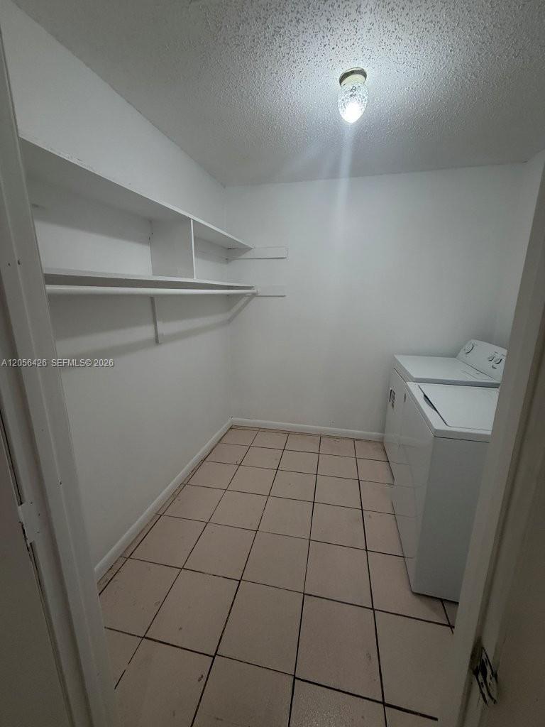 1132 NE 5th Ave # 2