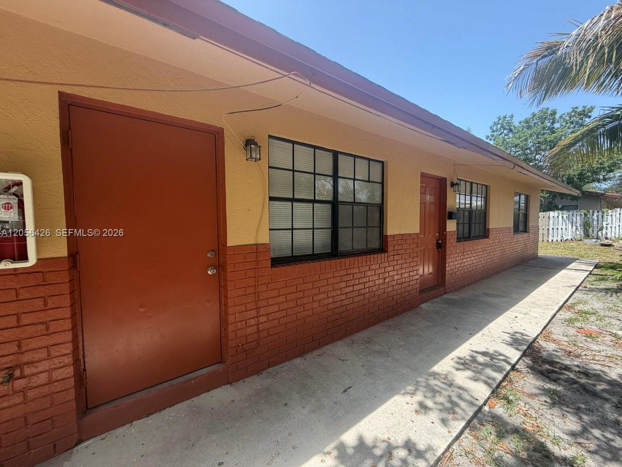 1132 NE 5th Ave # 2