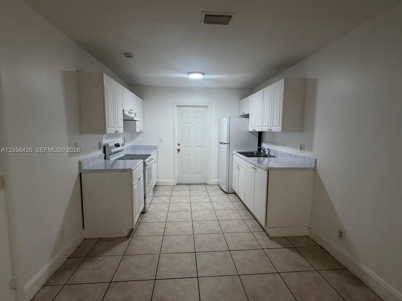 1132 NE 5th Ave # 2