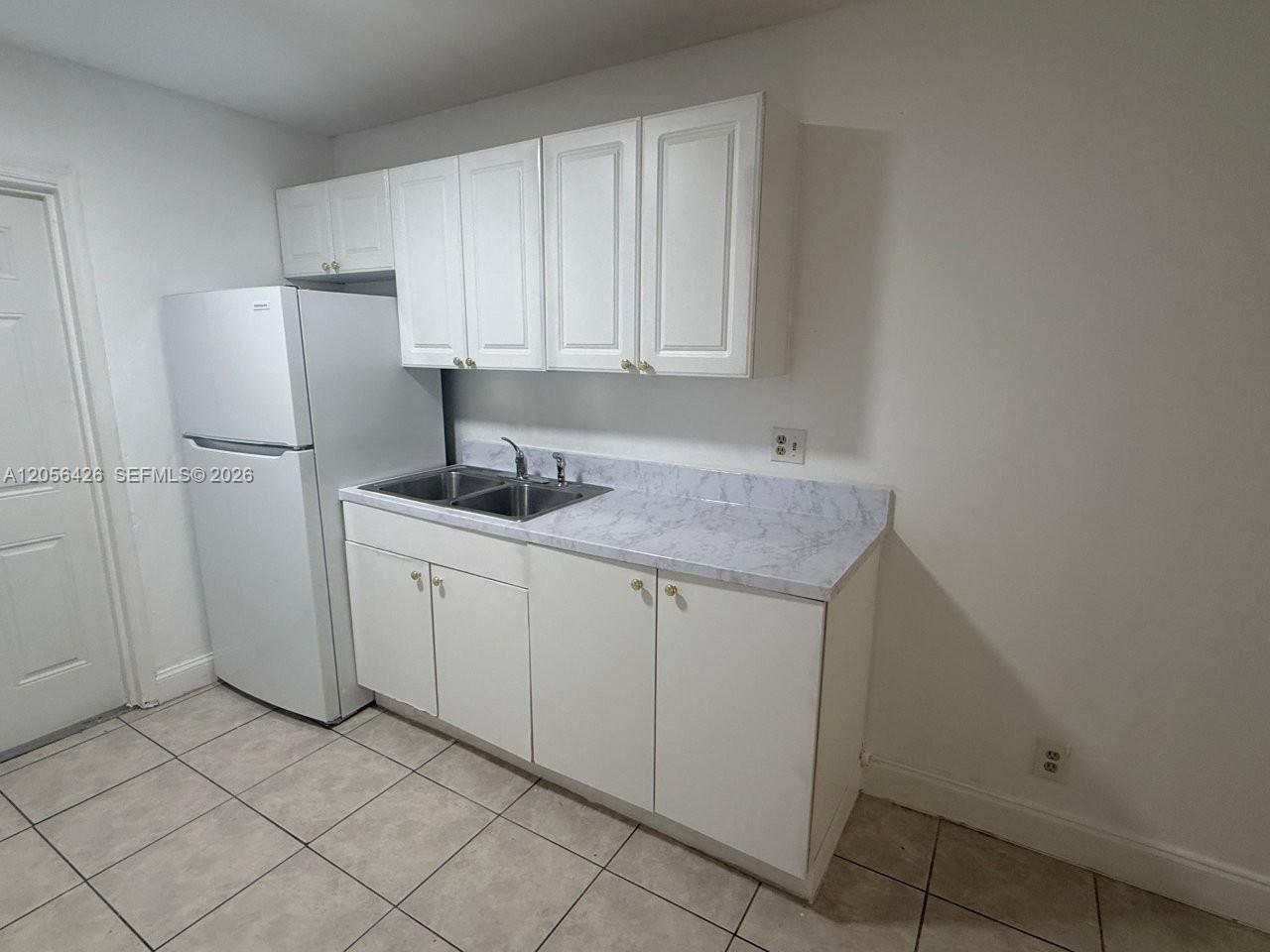 1132 NE 5th Ave # 2