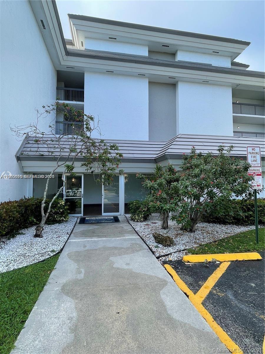 721 N Pine Island Rd # 104