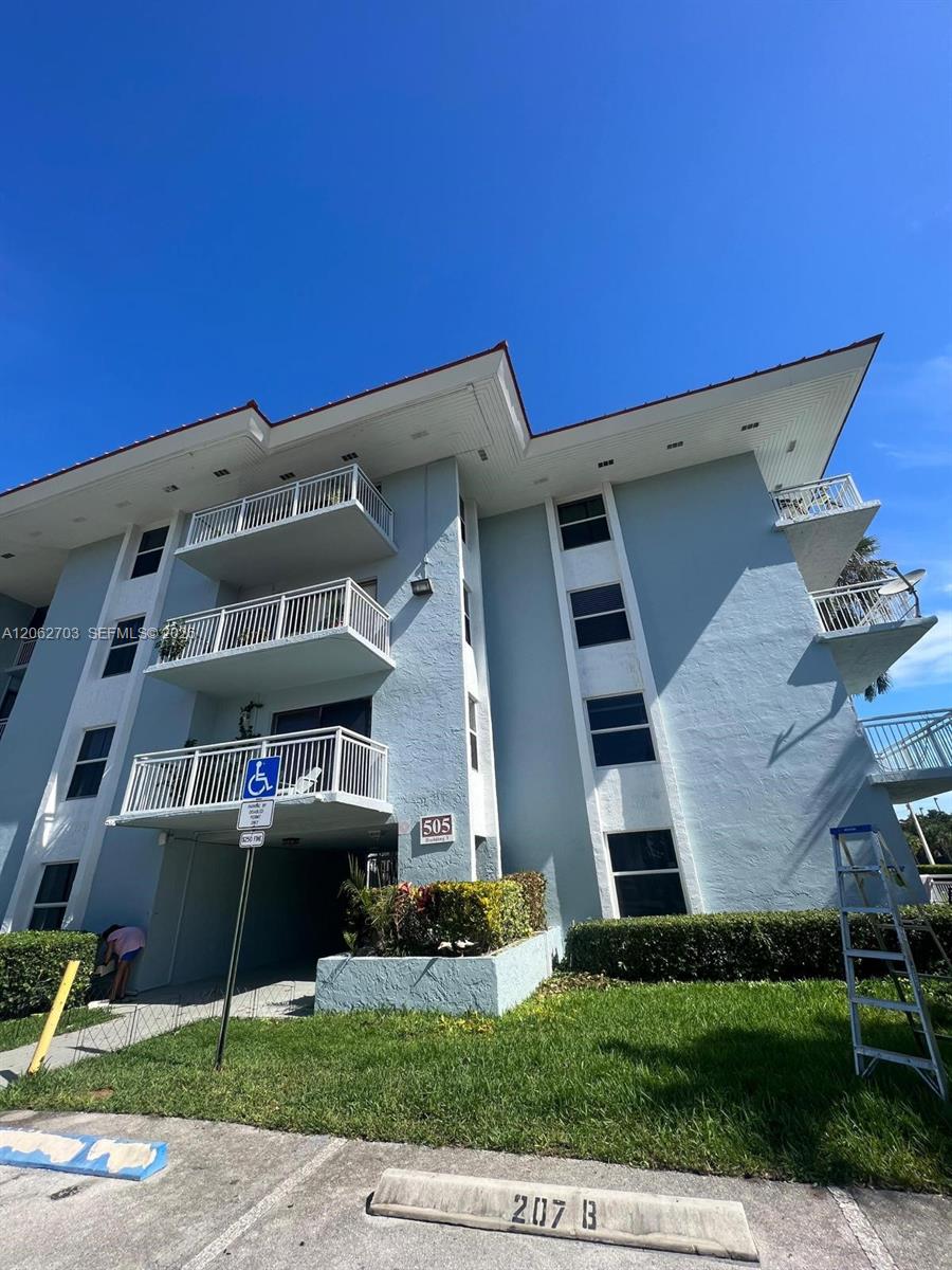 405 S Pine Island Rd # 401D