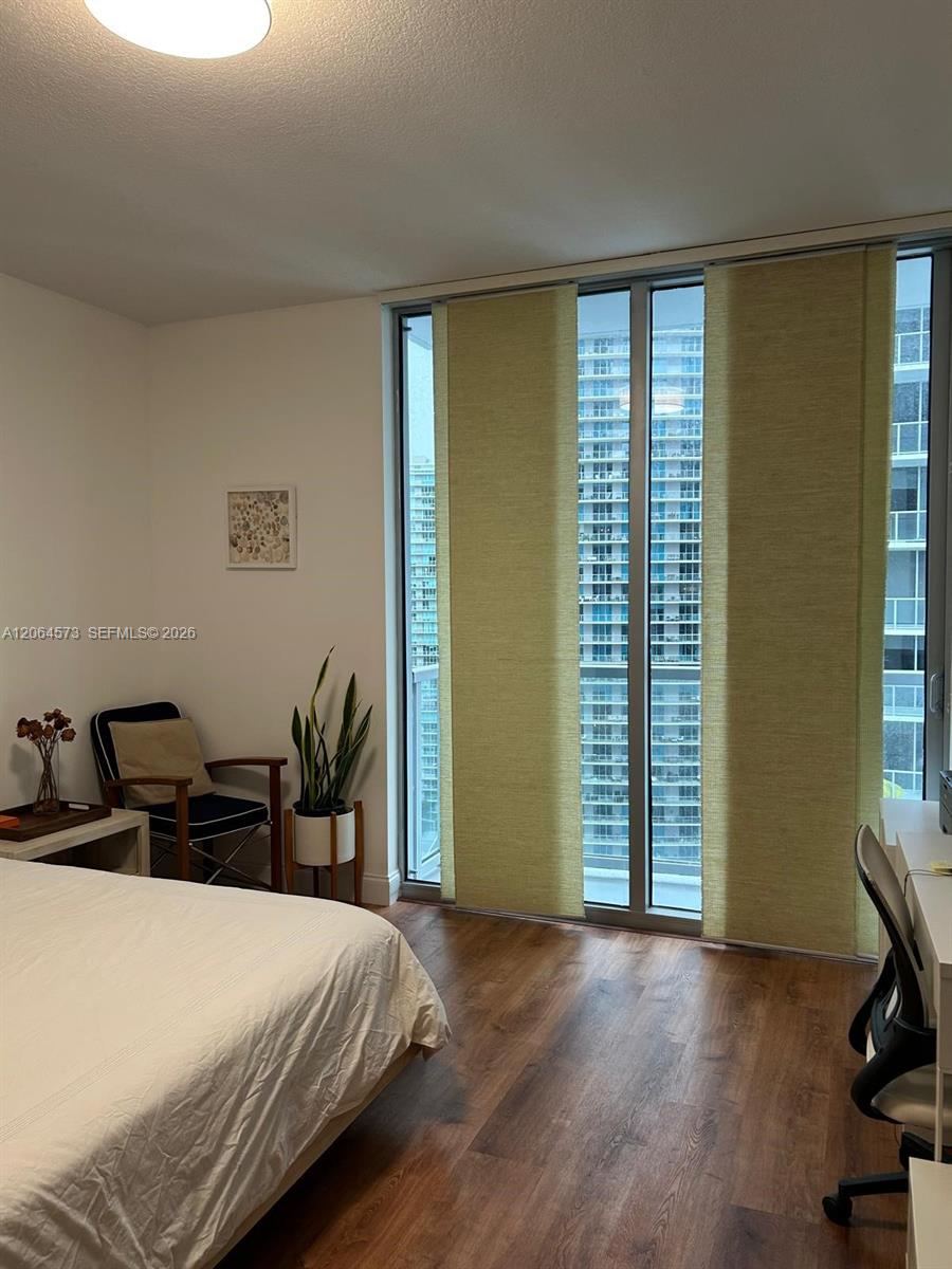 1060 Brickell Ave # 2717