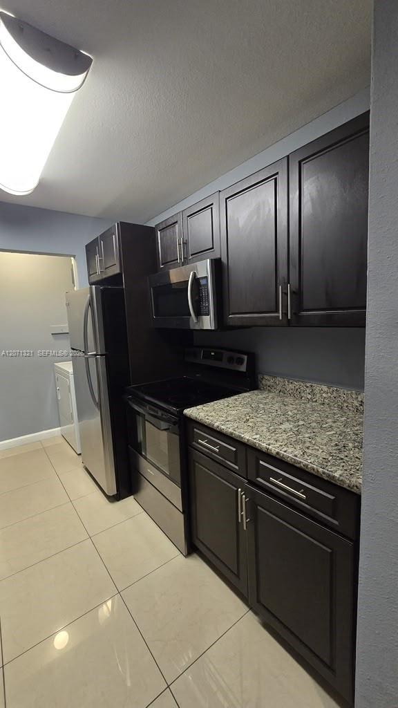 8787 NW 39th St