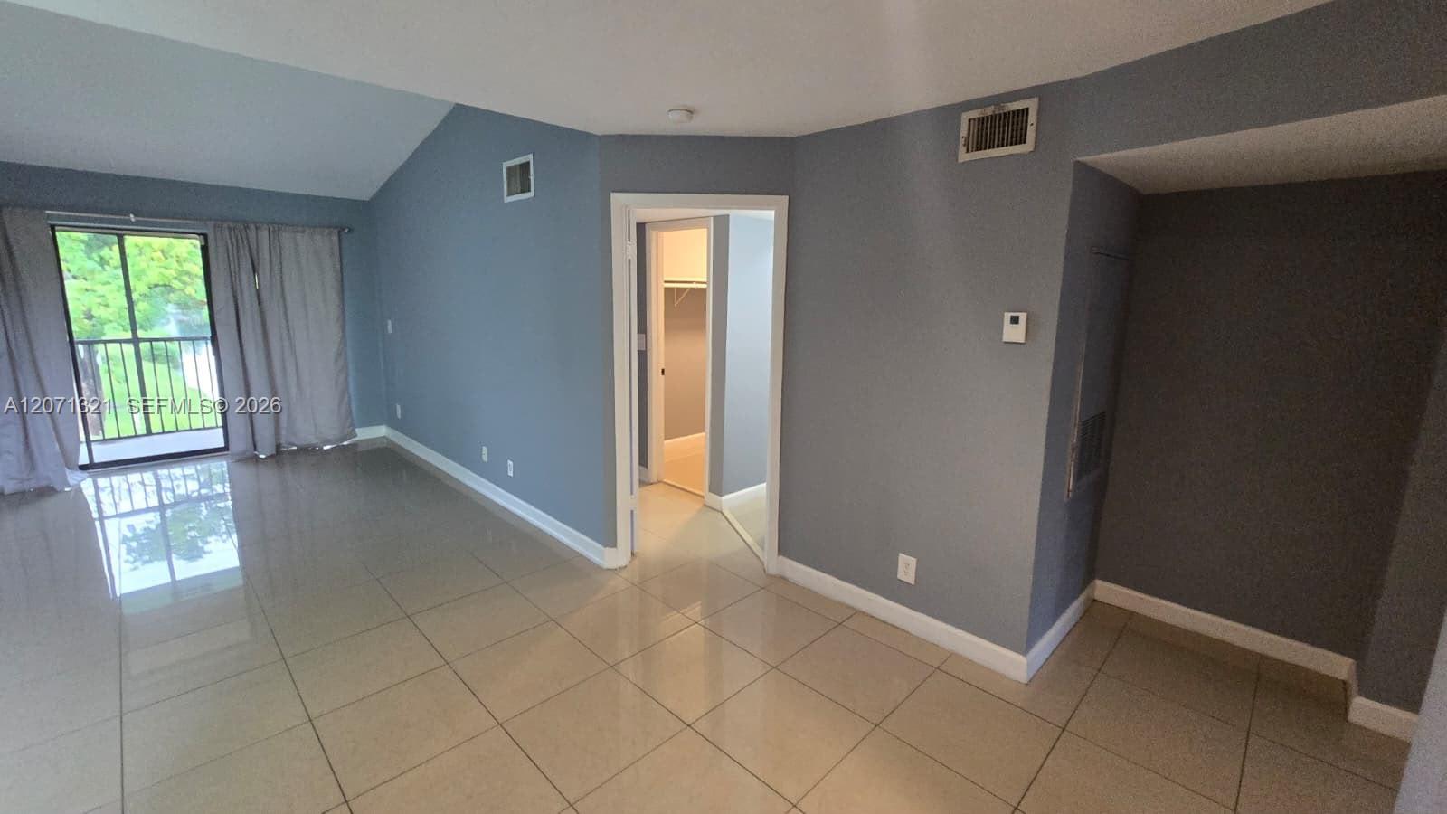 8787 NW 39th St