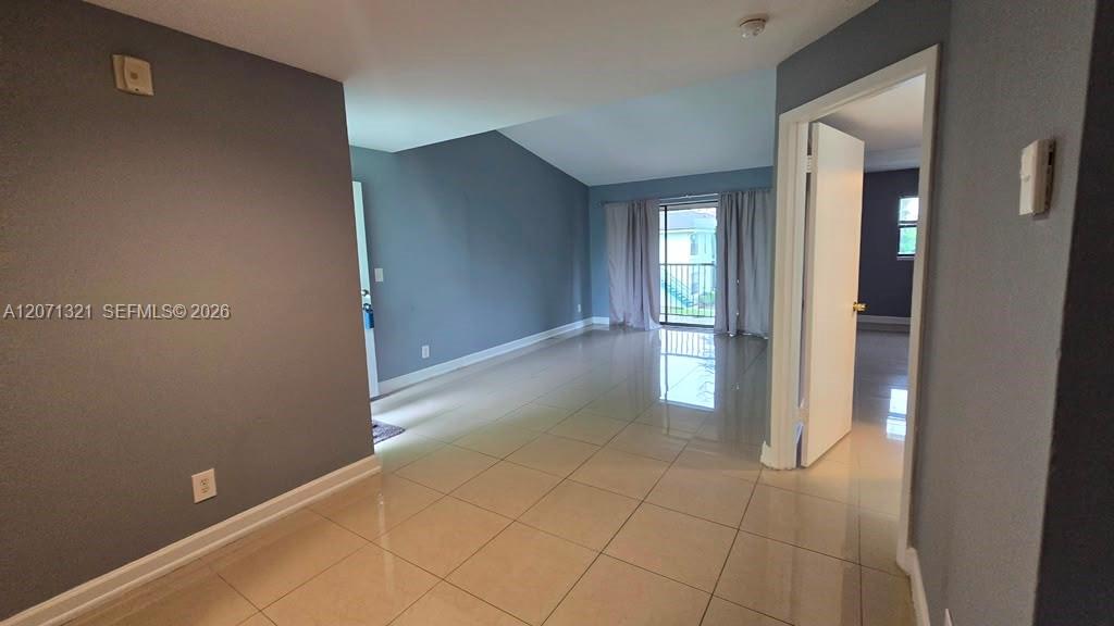 8787 NW 39th St