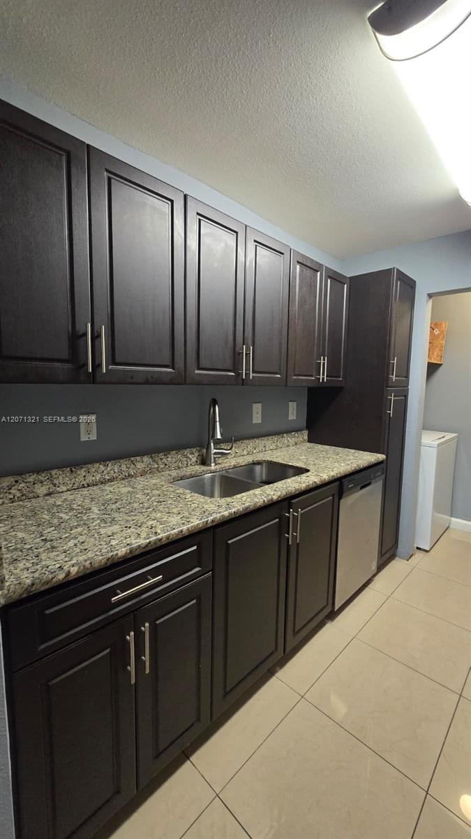 8787 NW 39th St