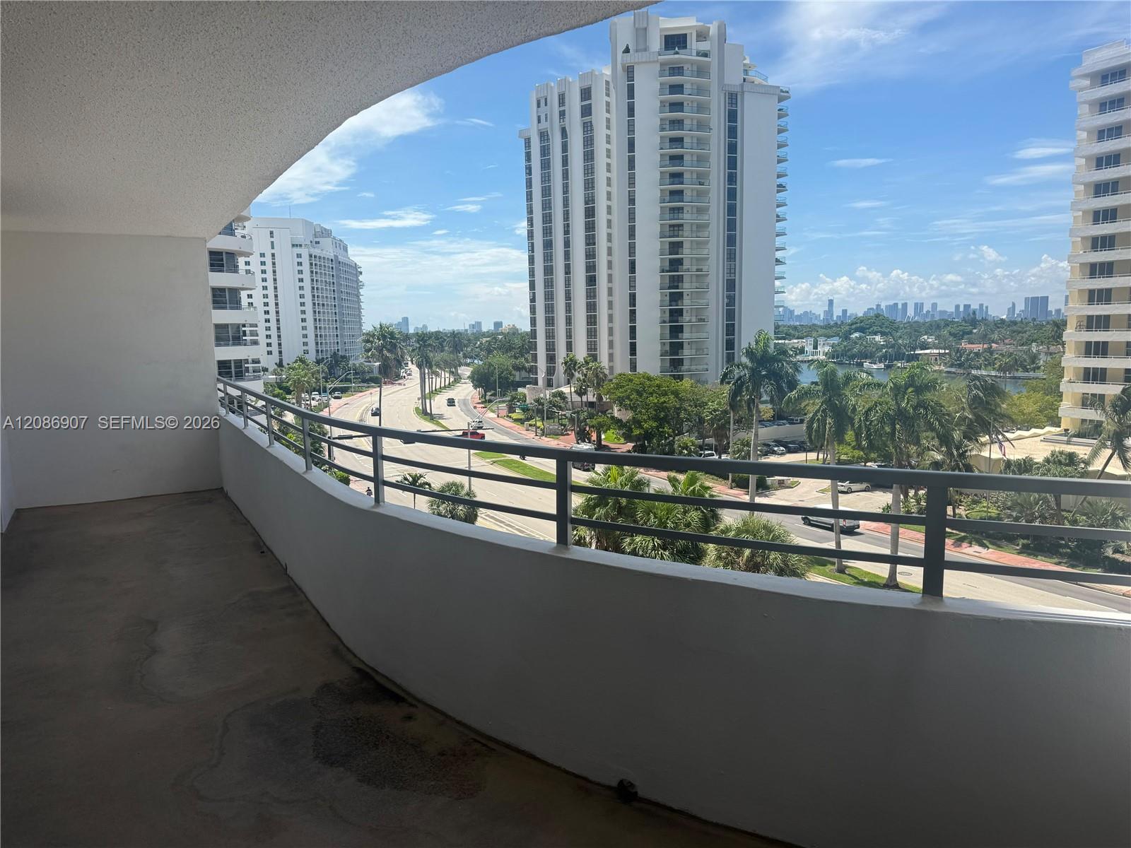 5555 Collins Ave # 7Z