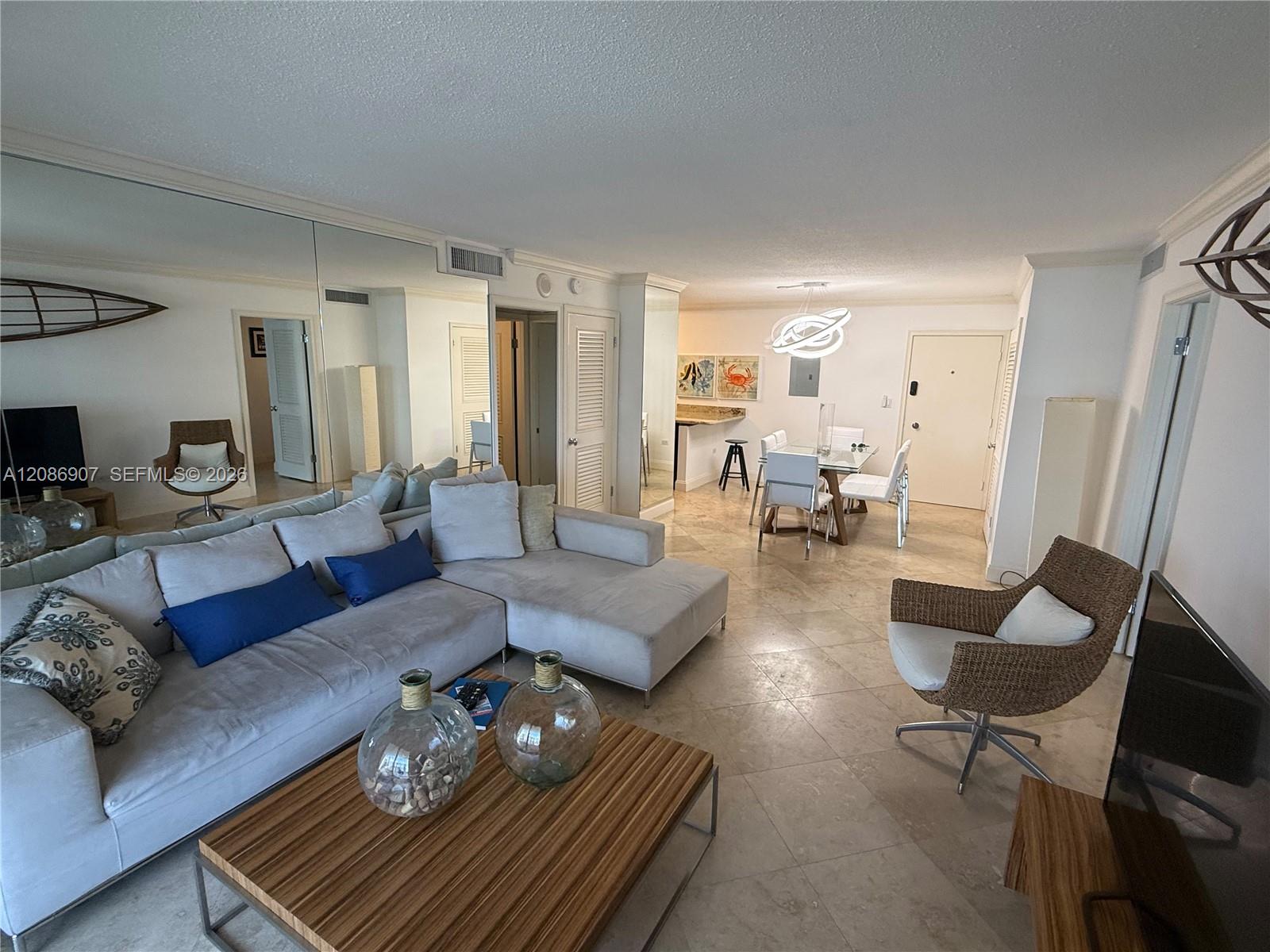 5555 Collins Ave # 7Z