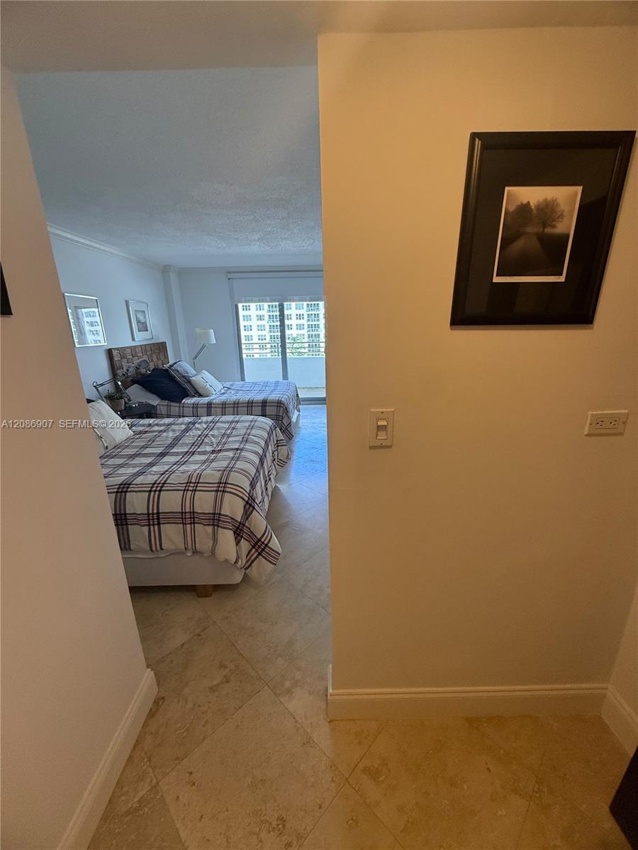 5555 Collins Ave # 7Z