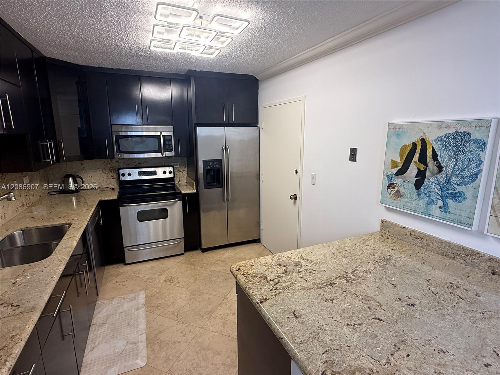 5555 Collins Ave # 7Z