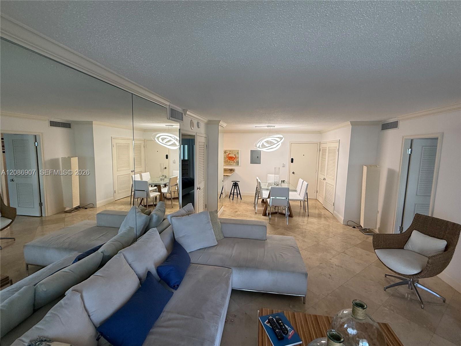 5555 Collins Ave # 7Z