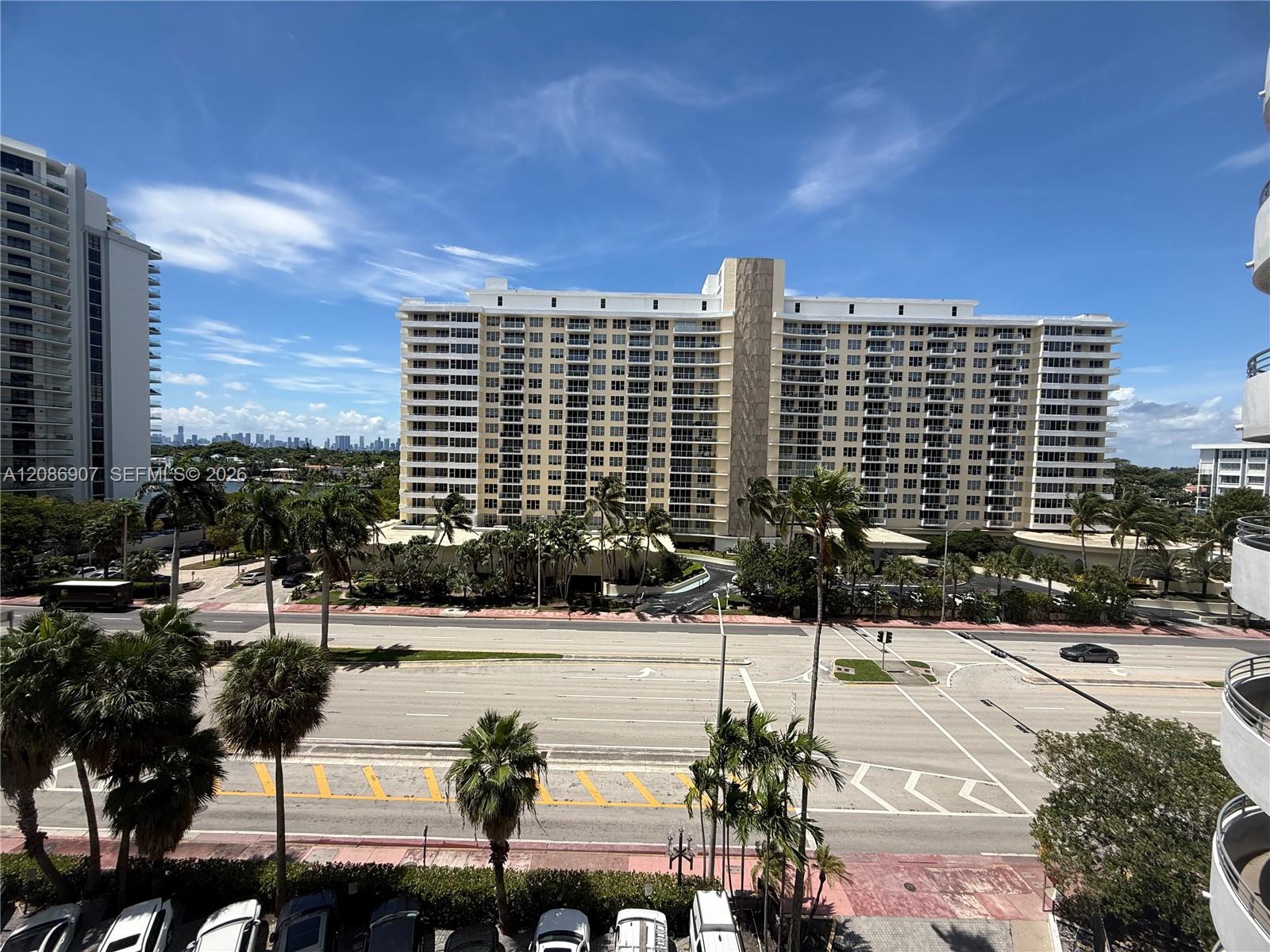5555 Collins Ave # 7Z