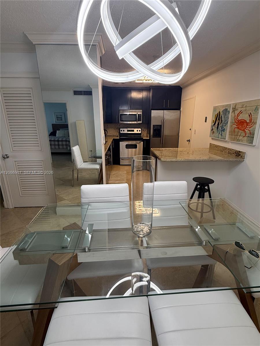 5555 Collins Ave # 7Z
