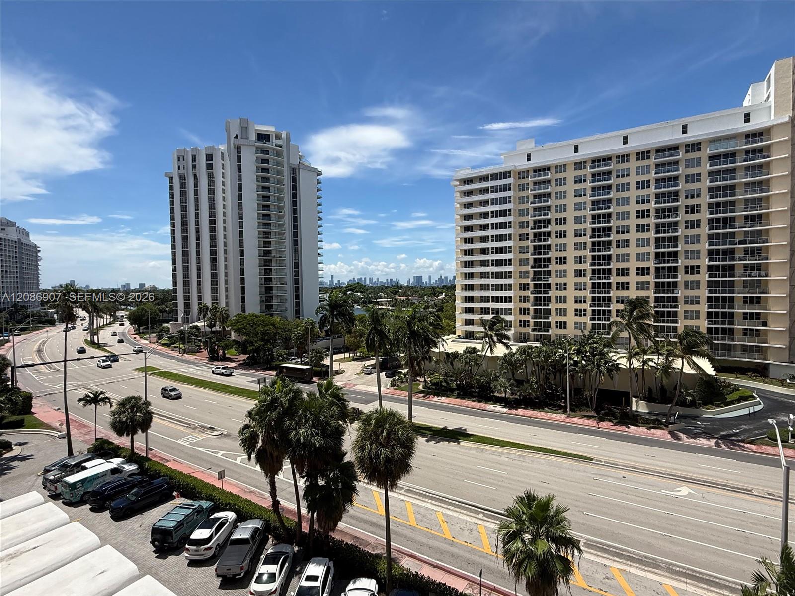 5555 Collins Ave # 7Z