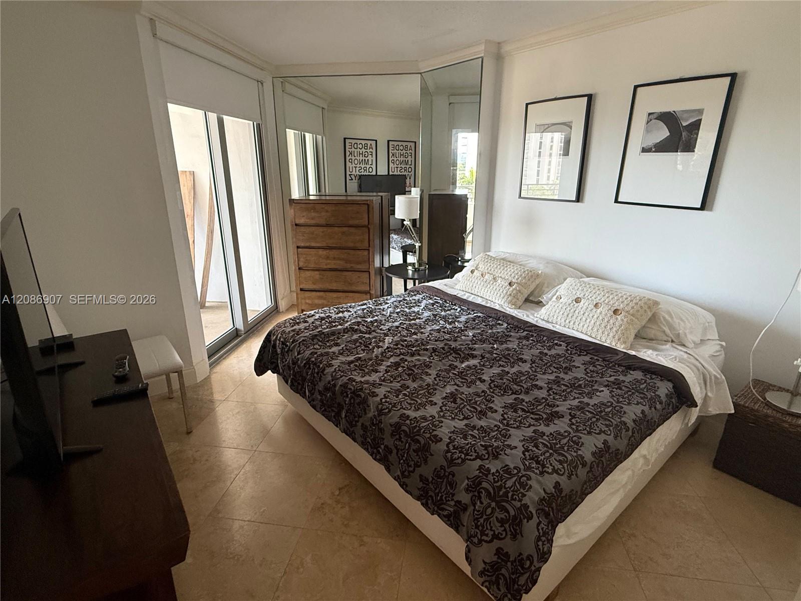 5555 Collins Ave # 7Z