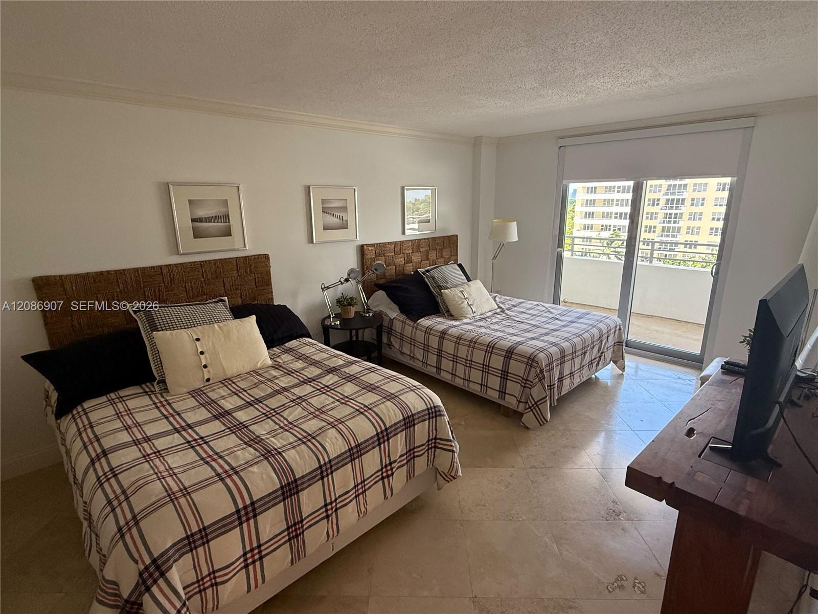 5555 Collins Ave # 7Z