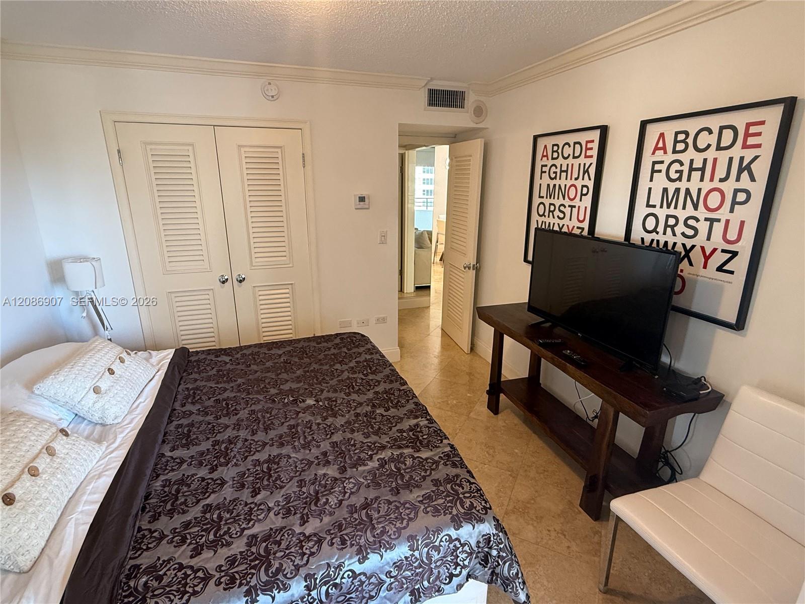 5555 Collins Ave # 7Z