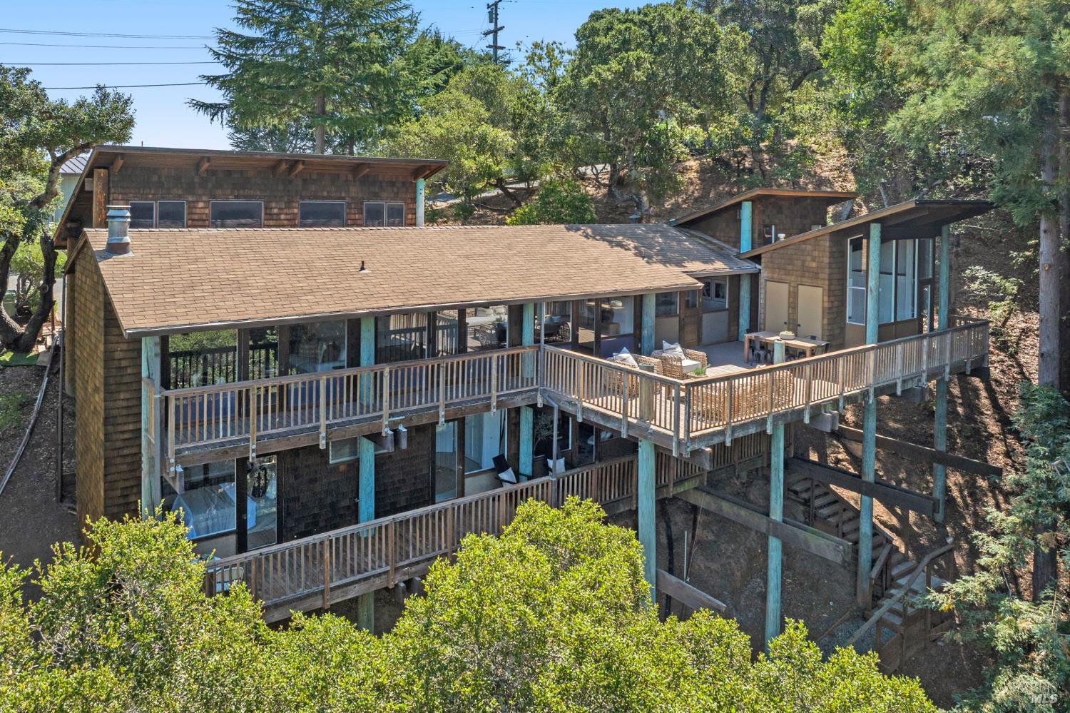 3 Coronet Way