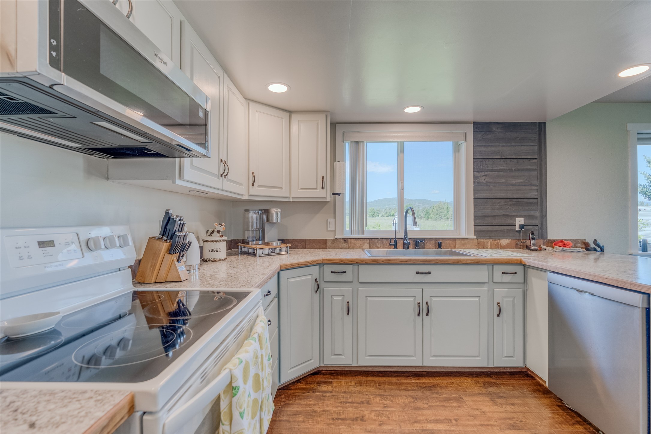 154 W Valley Acres