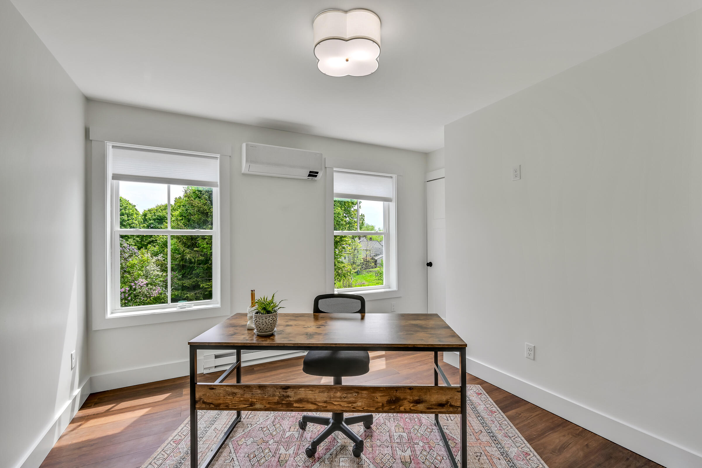 8 Magnolia Lane, 8