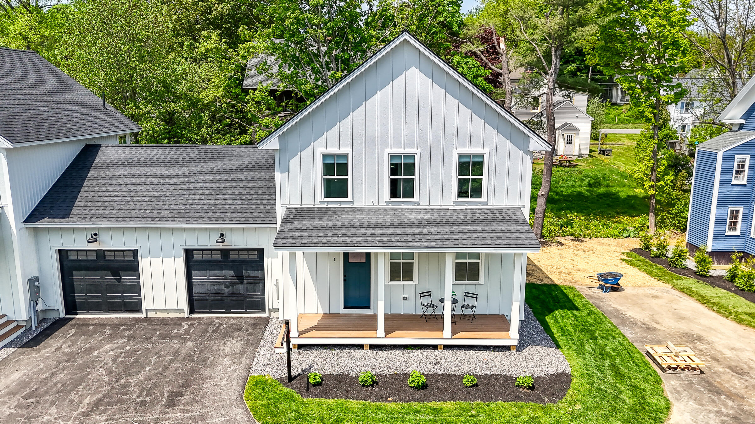 8 Magnolia Lane, 8
