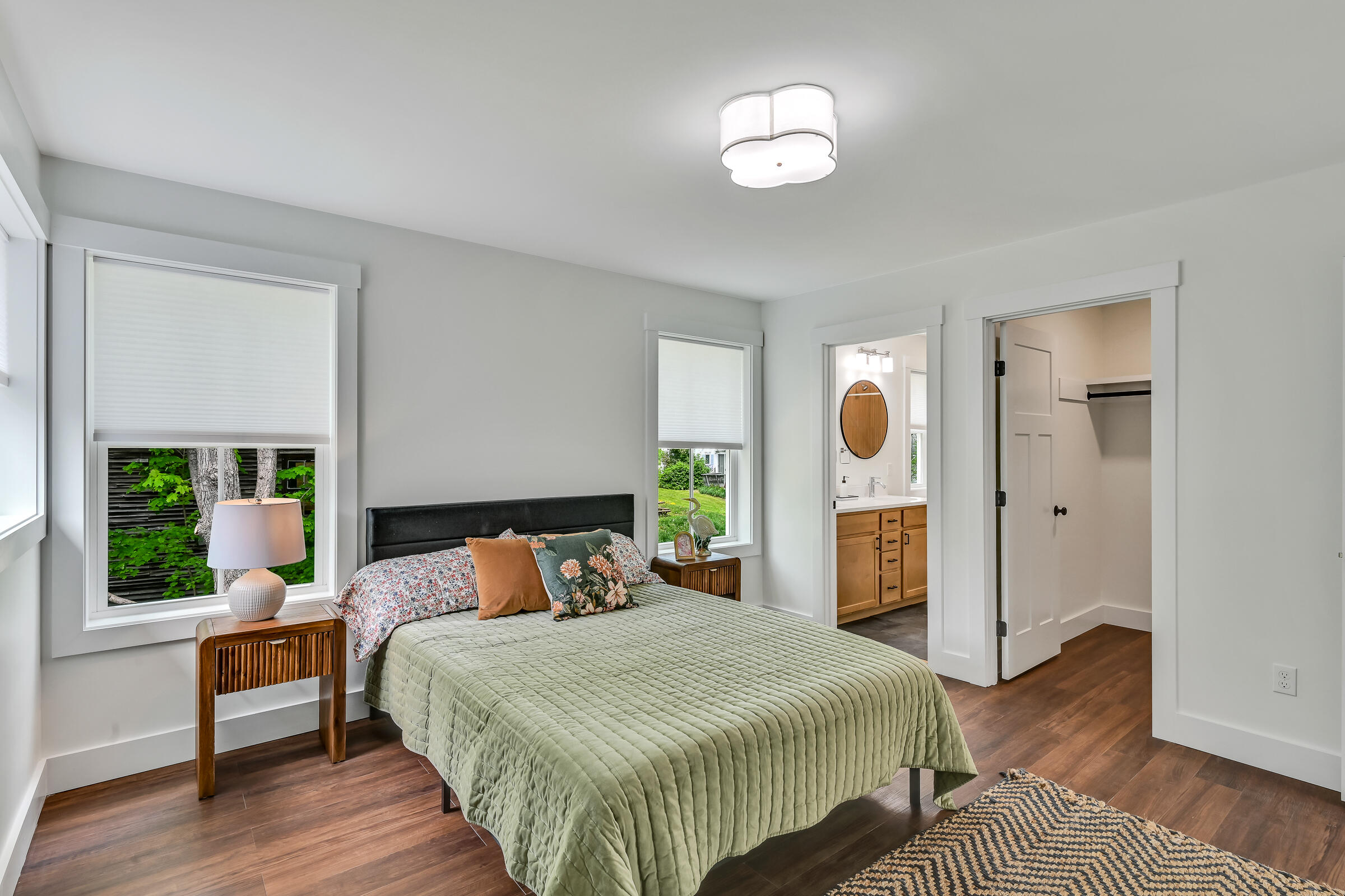 8 Magnolia Lane, 8