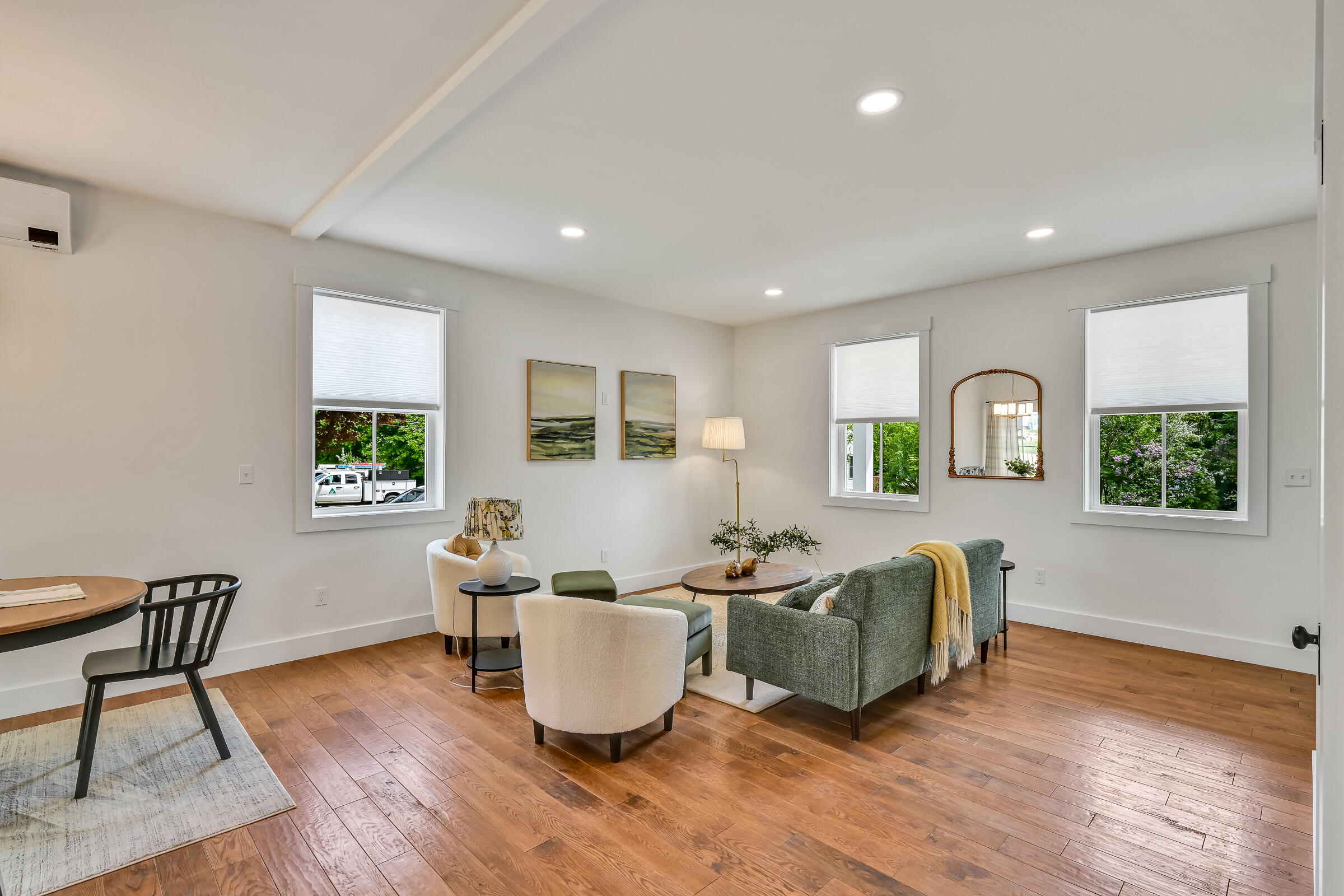 8 Magnolia Lane, 8