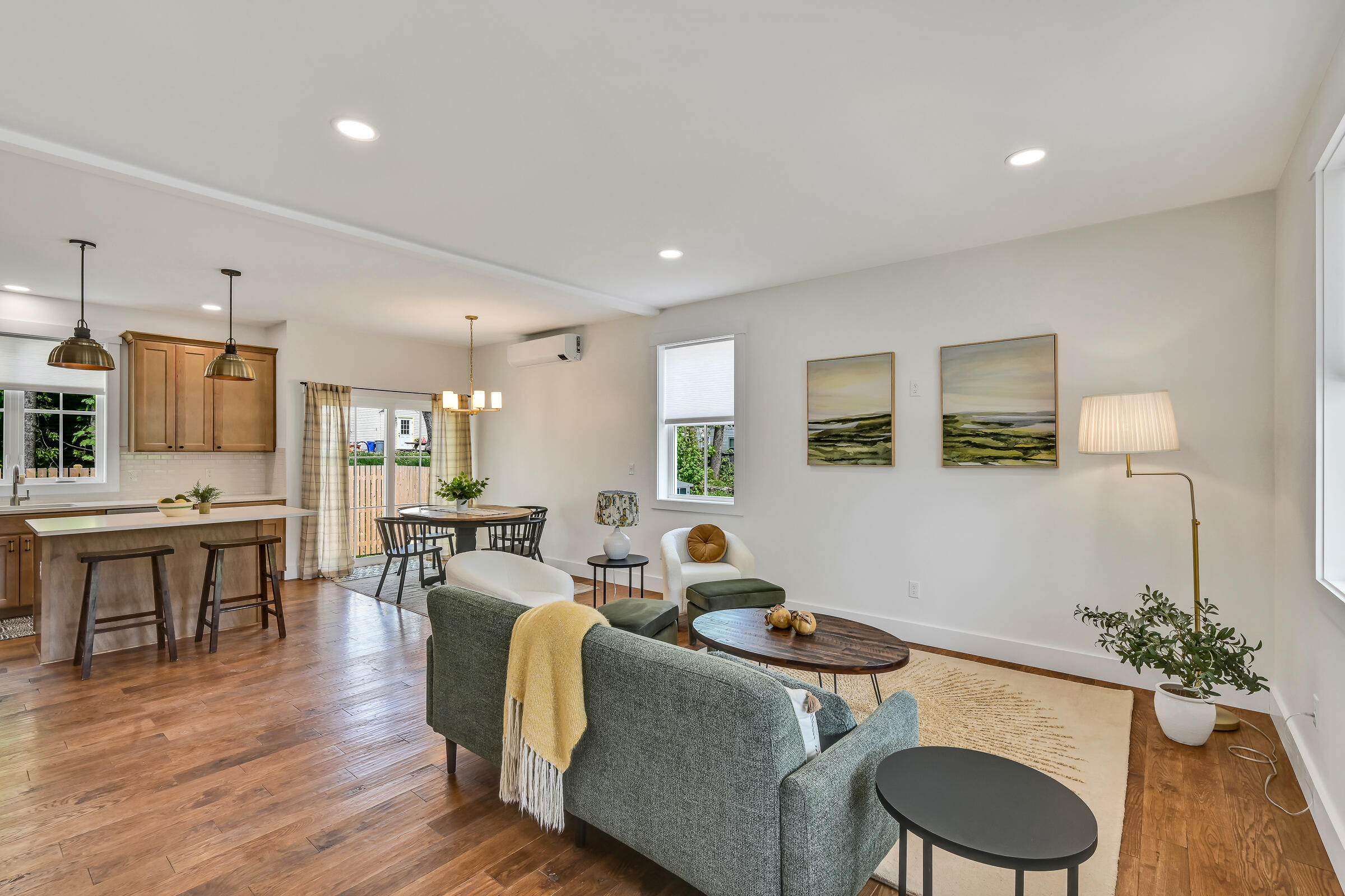 8 Magnolia Lane, 8