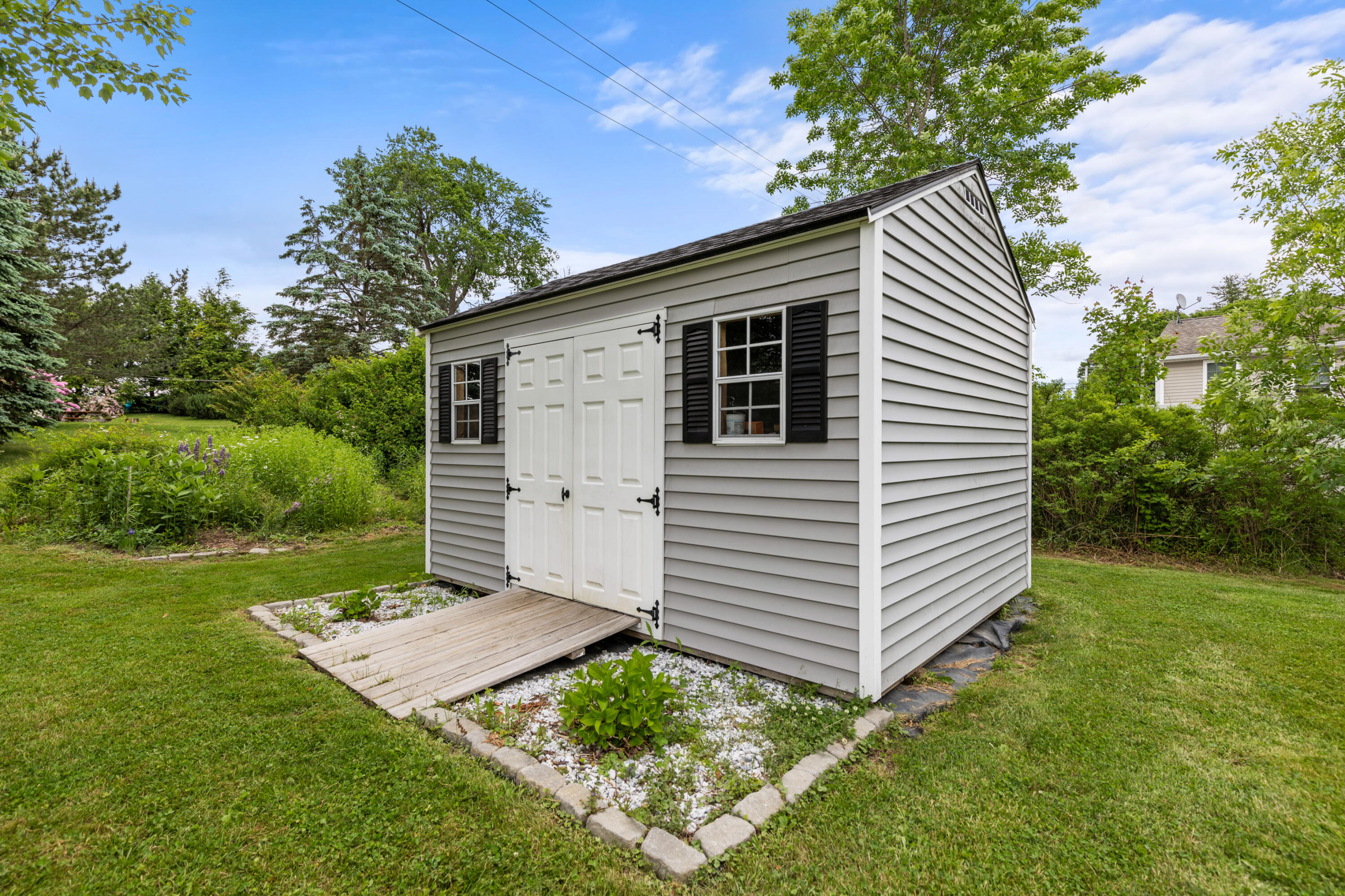33 Cathedral Oaks Drive
